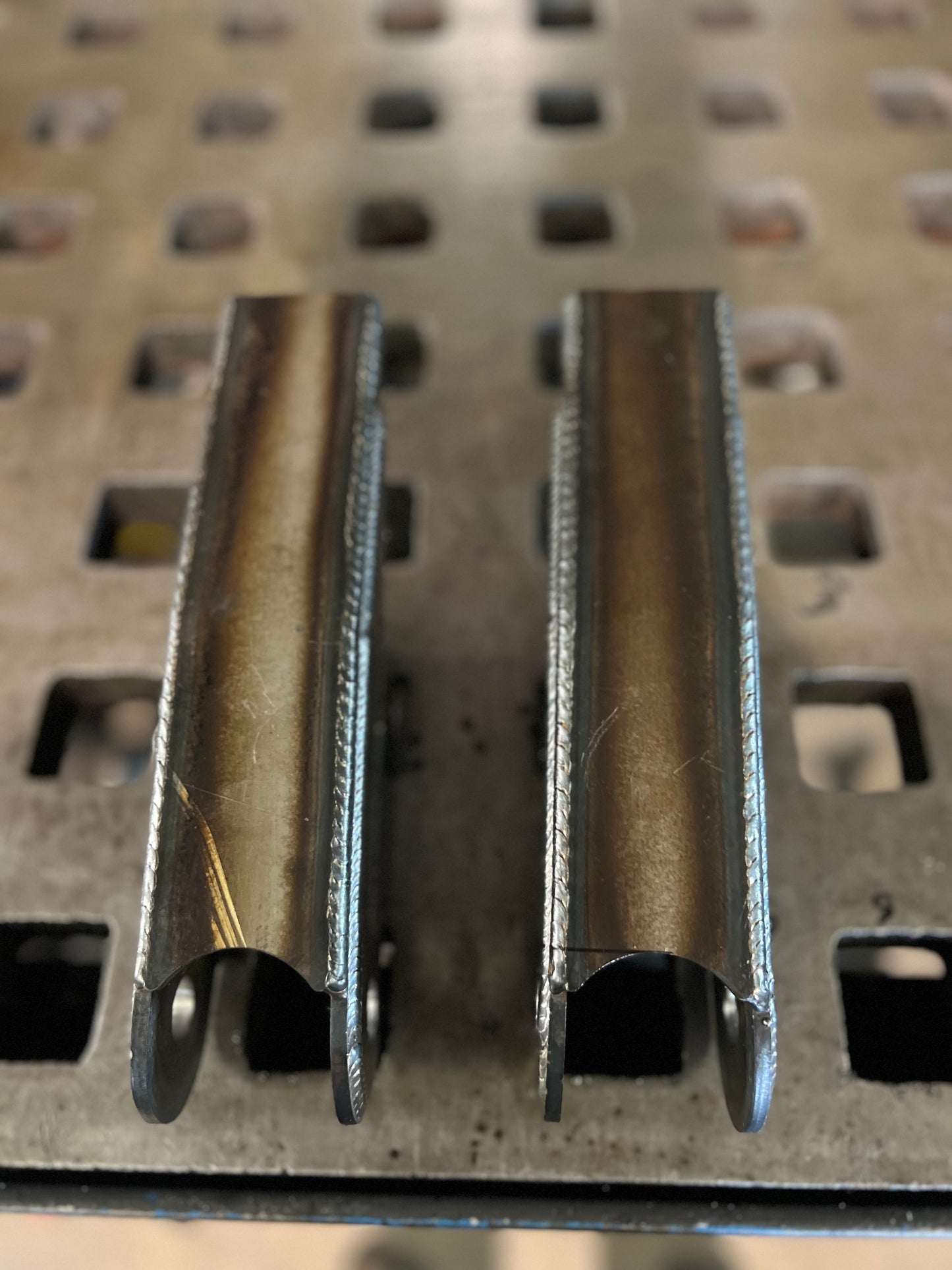 Universal beam mounts