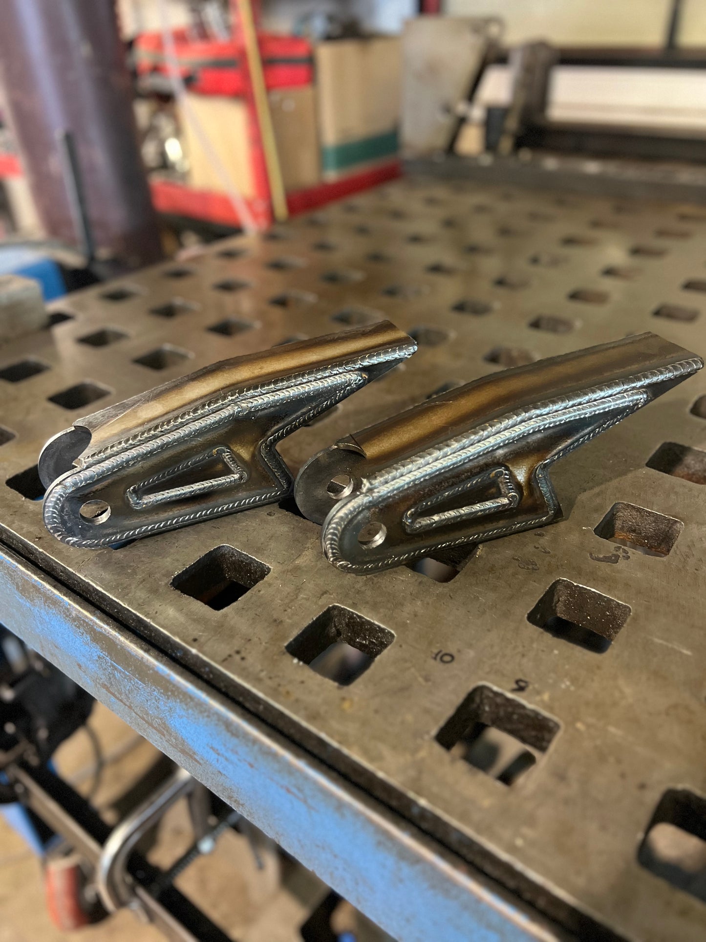 Universal beam mounts
