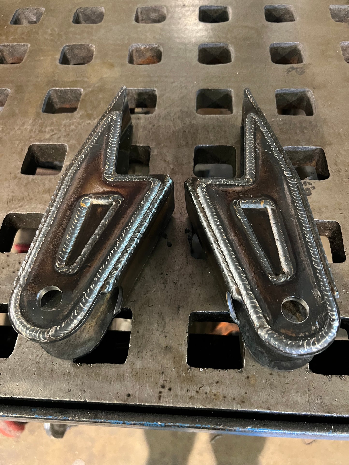 Universal beam mounts